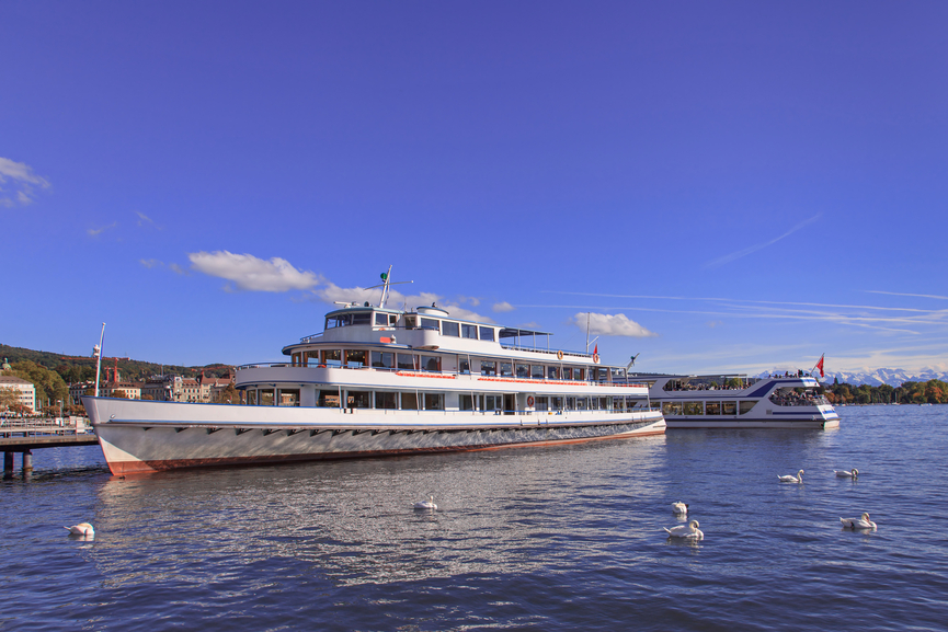 Zürichsee-Schiffe am Steg Bürkliplatz