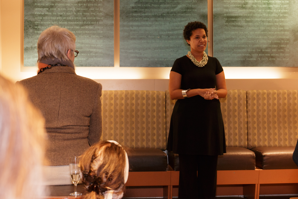 Sabina Hediger beim Vortrag an der Nacht der Frau 2015